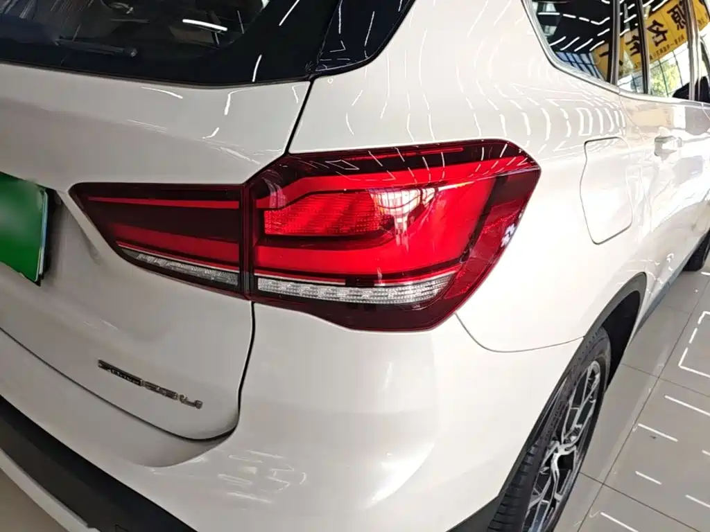 BMW X1 — фото 7