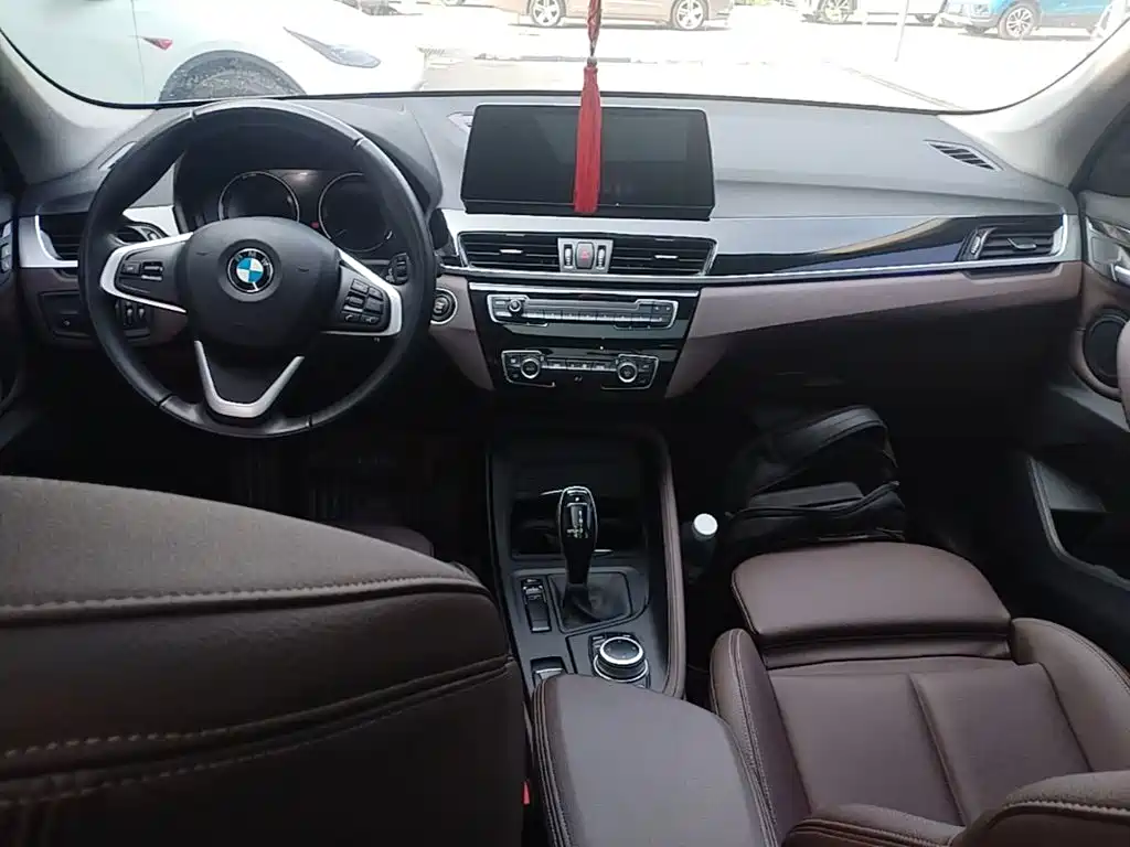 BMW X1 — фото 9