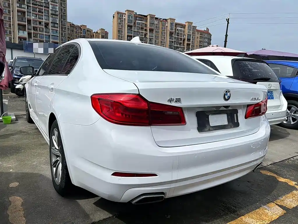 BMW 5 Series — фото 4