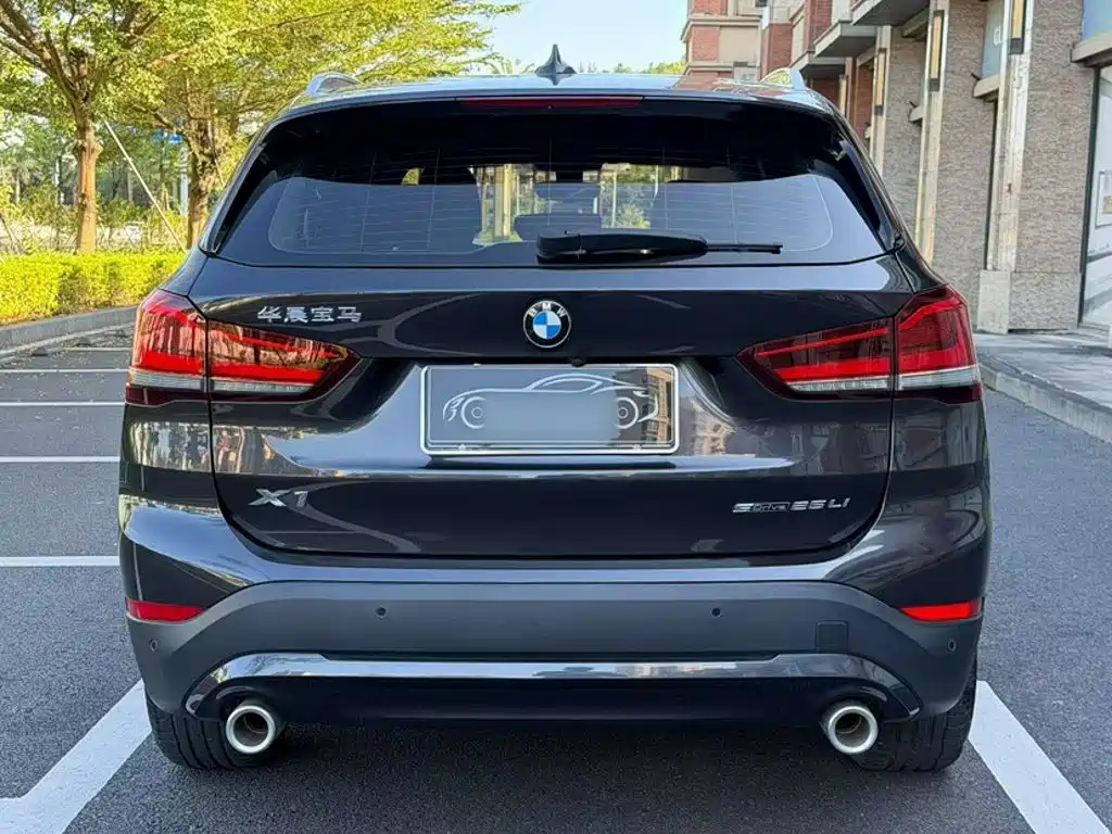 BMW X1 — фото 5