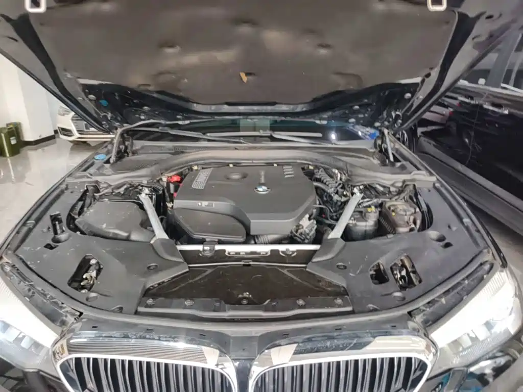 BMW 5 Series — фото 19