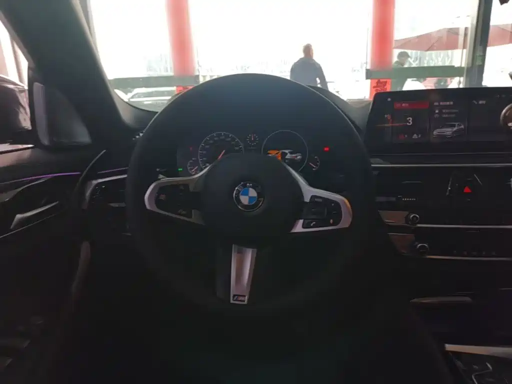 BMW 5 Series — фото 10