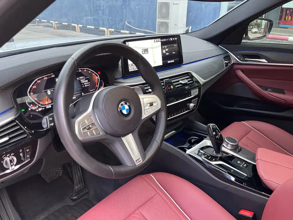 BMW 5 Series — фото 13