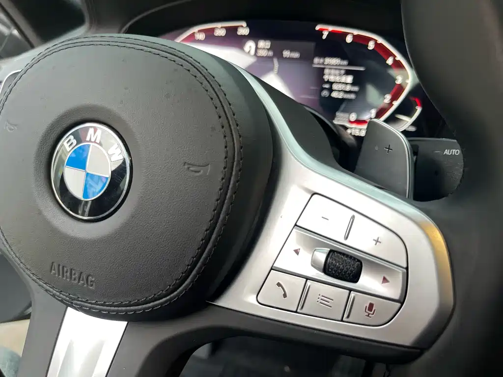 BMW 5 Series — фото 21