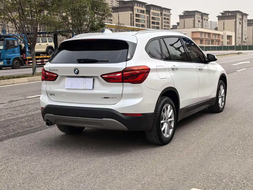 BMW X1 — фото 13