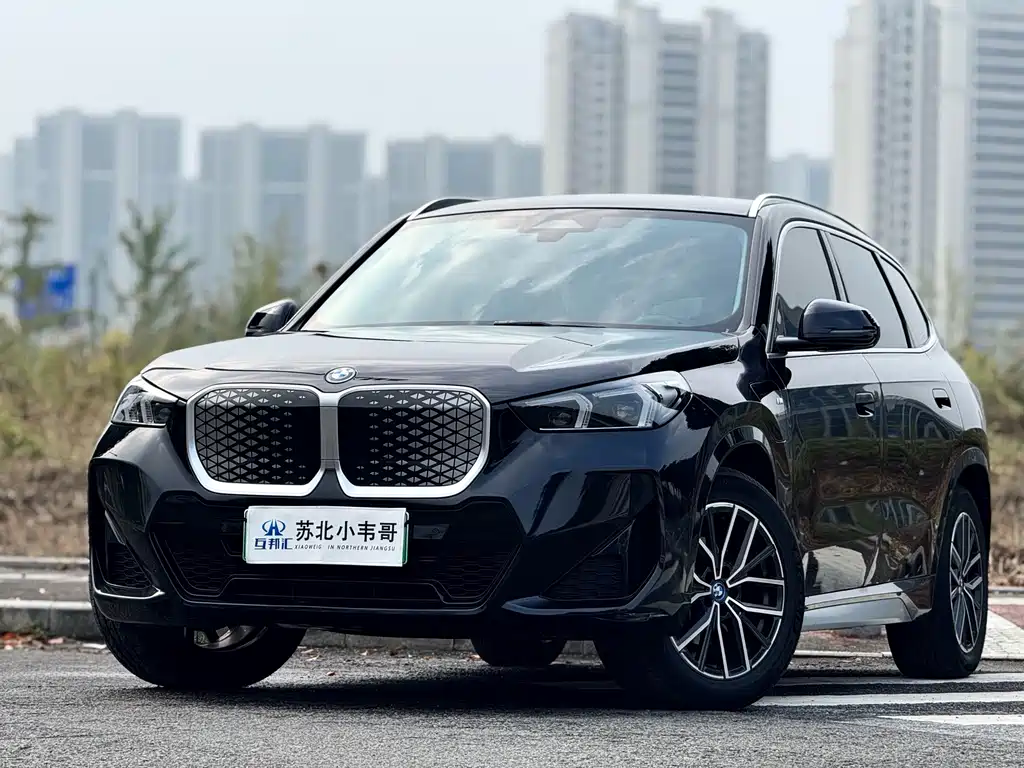 BMW iX1