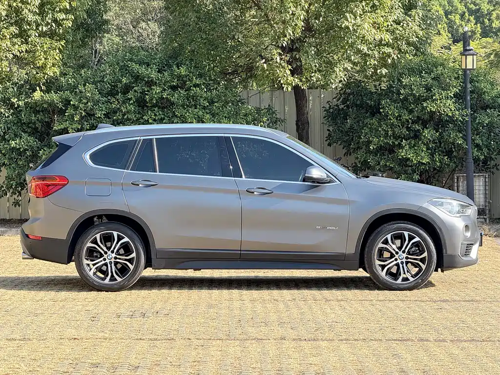 BMW X1 — фото 5