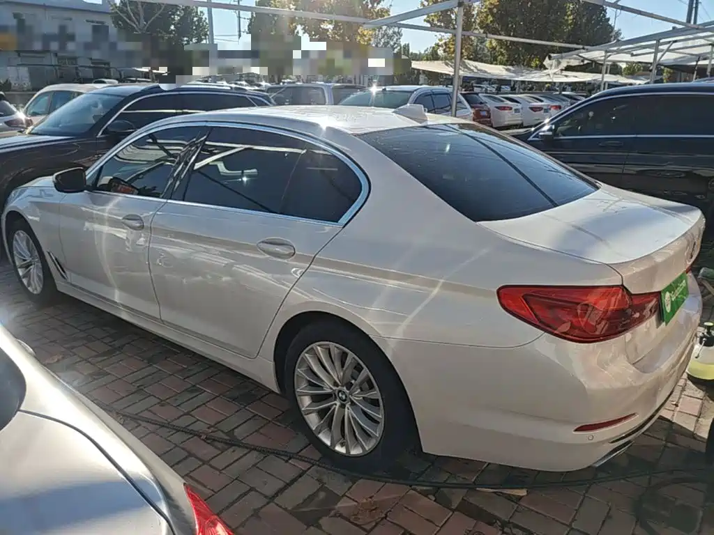 BMW 5 Series — фото 4