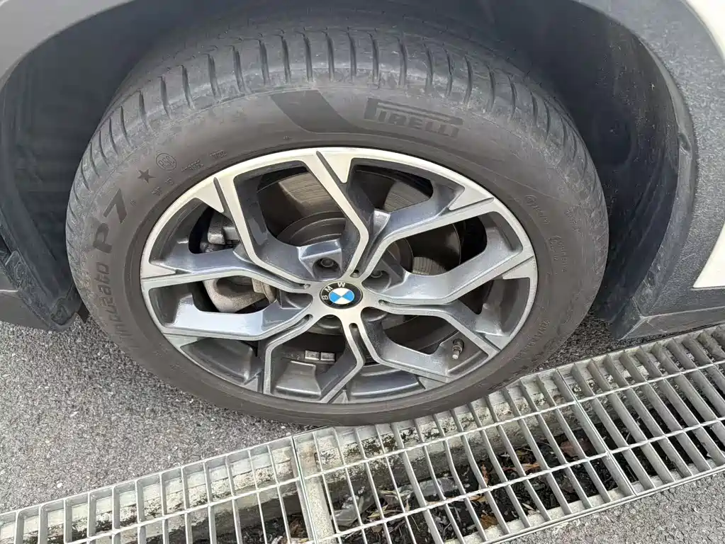 BMW X1 — фото 11