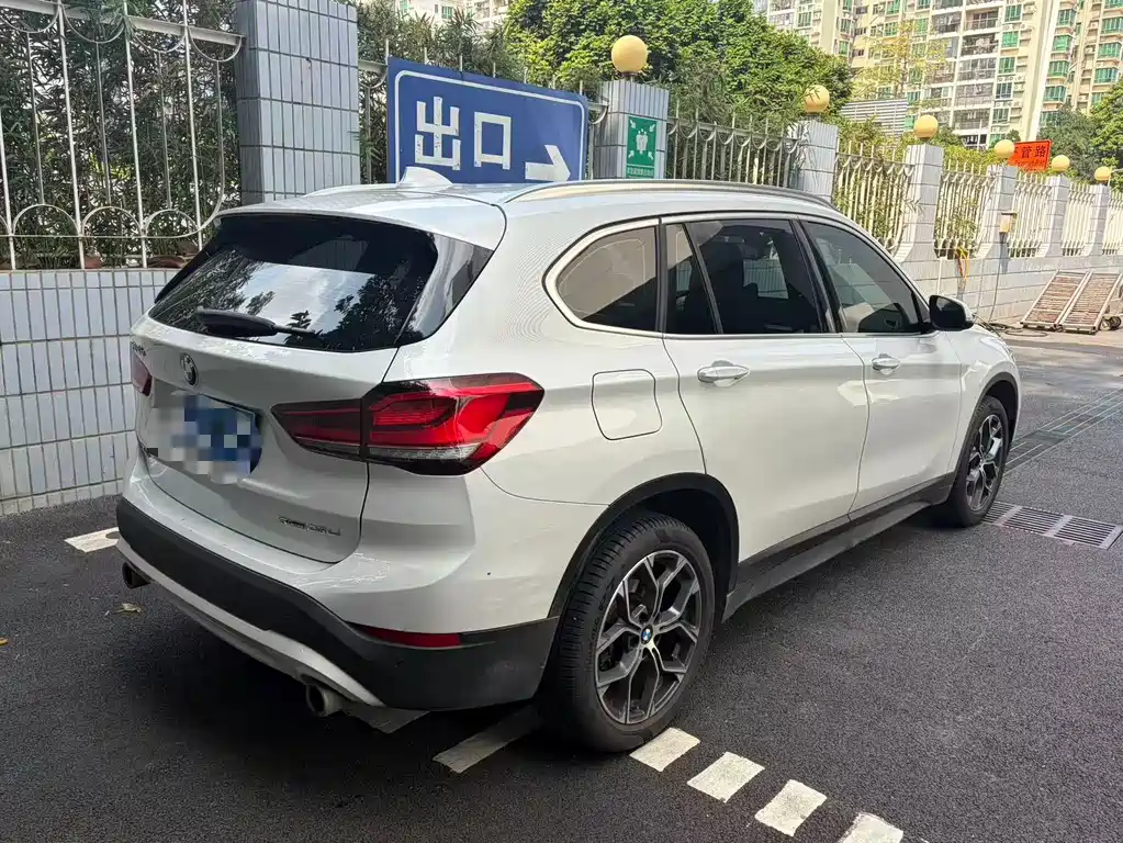 BMW X1 — фото 9