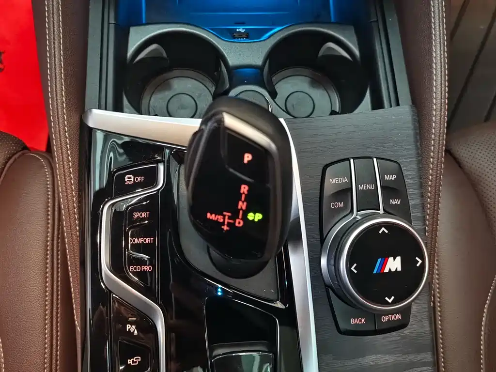 BMW 5 Series — фото 11