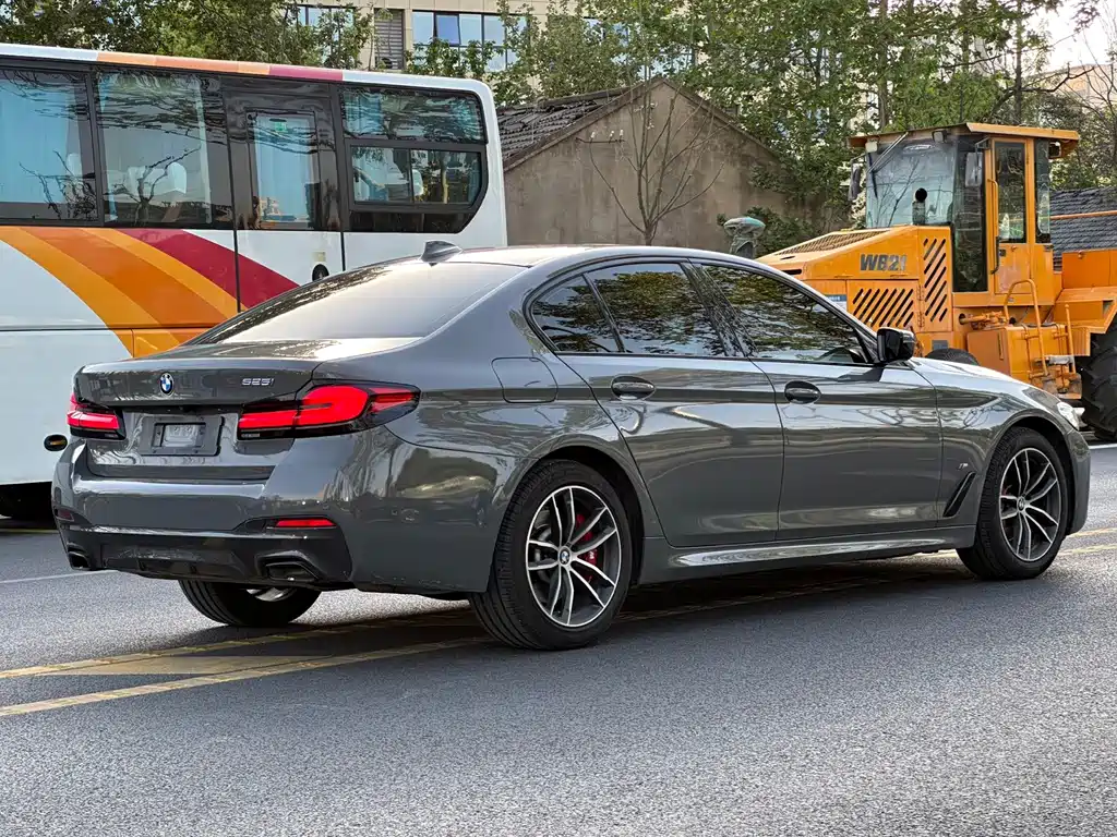 BMW 5 Series (Import) — фото 9