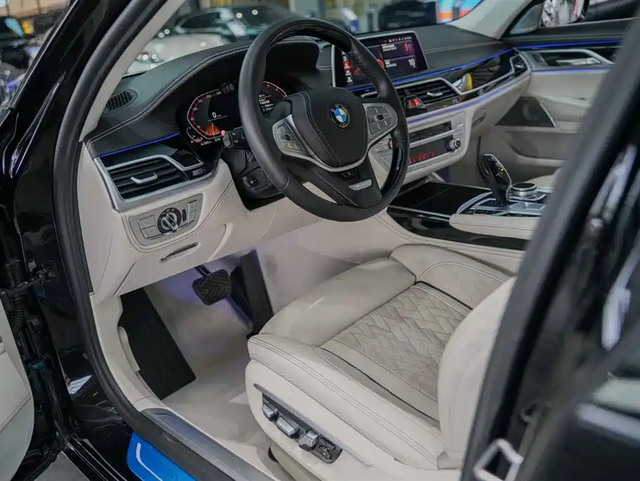 BMW 7 Series — фото 13