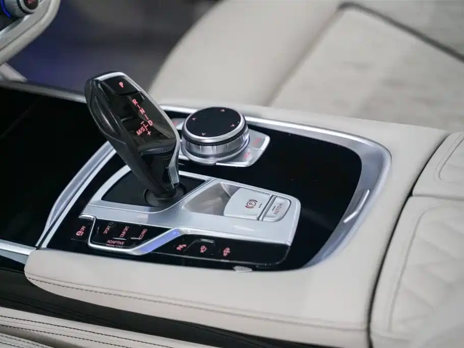 BMW 7 Series — фото 17