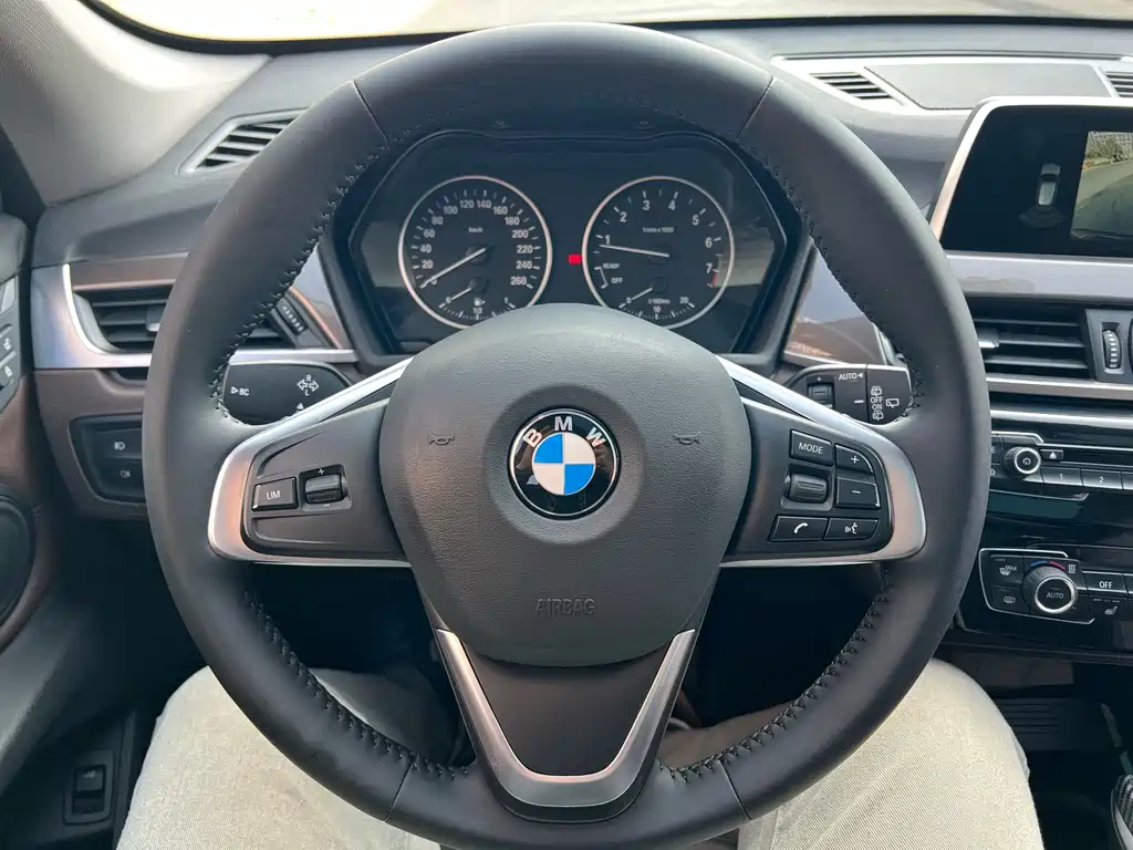 BMW X1 — фото 19