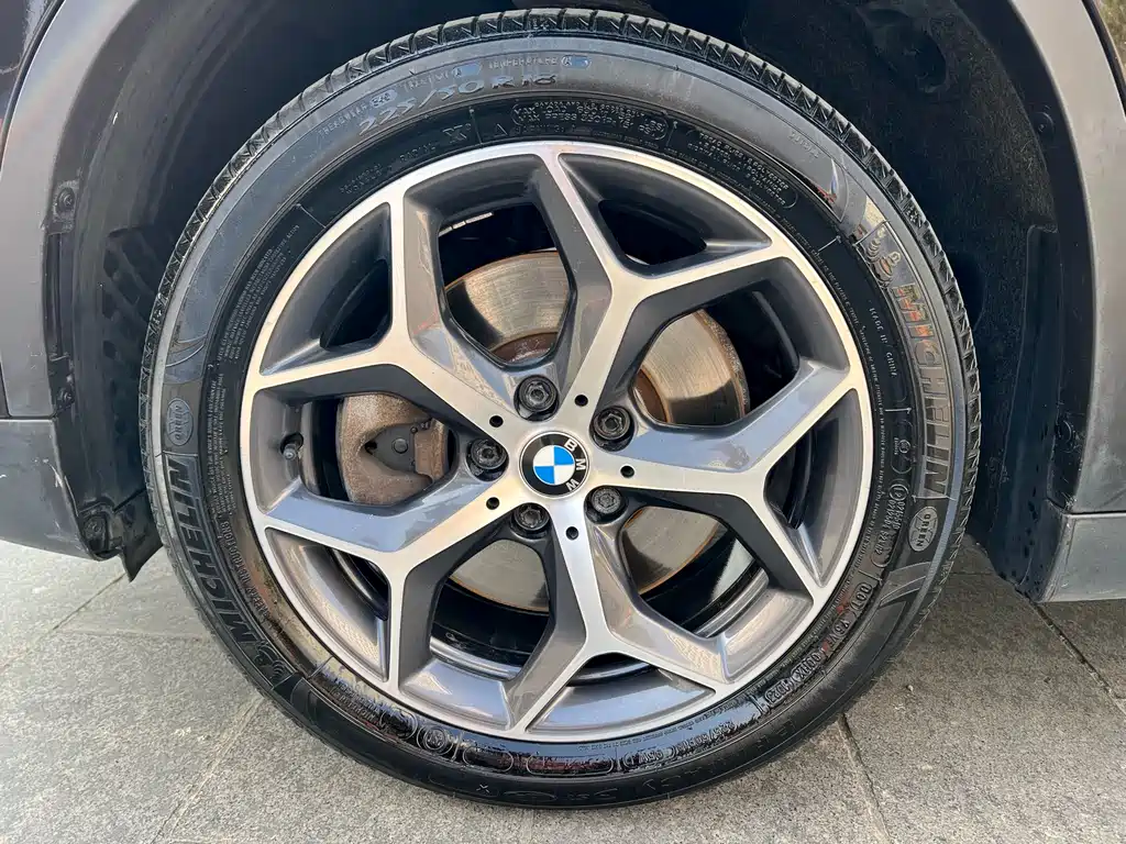 BMW X1 — фото 30