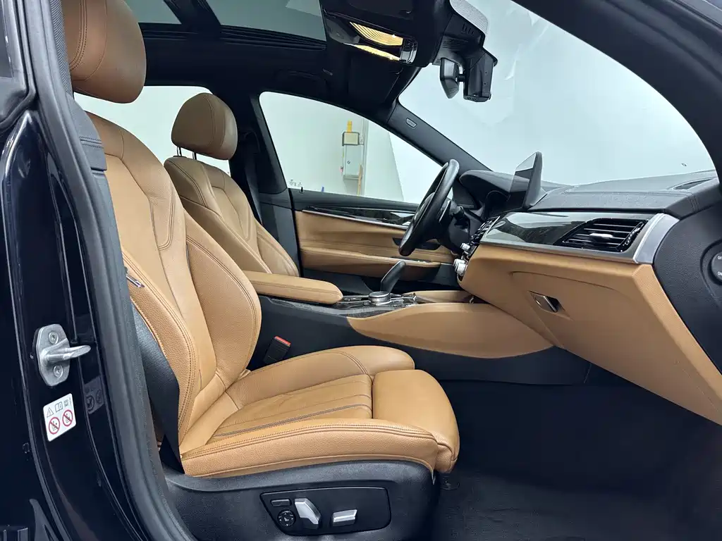 BMW 6 Series GT — фото 11