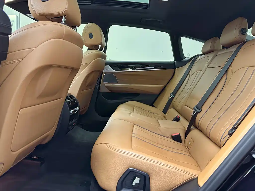 BMW 6 Series GT — фото 9