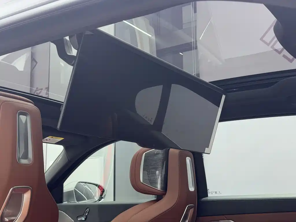 BMW i7 — фото 18