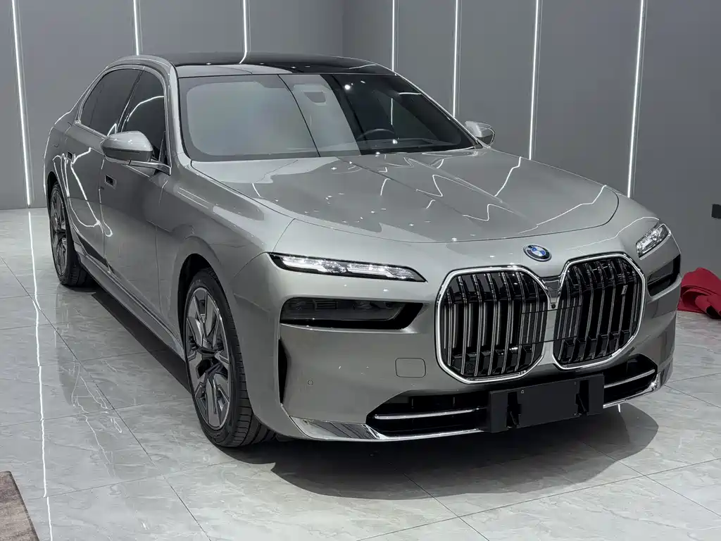 BMW i7 — фото 3