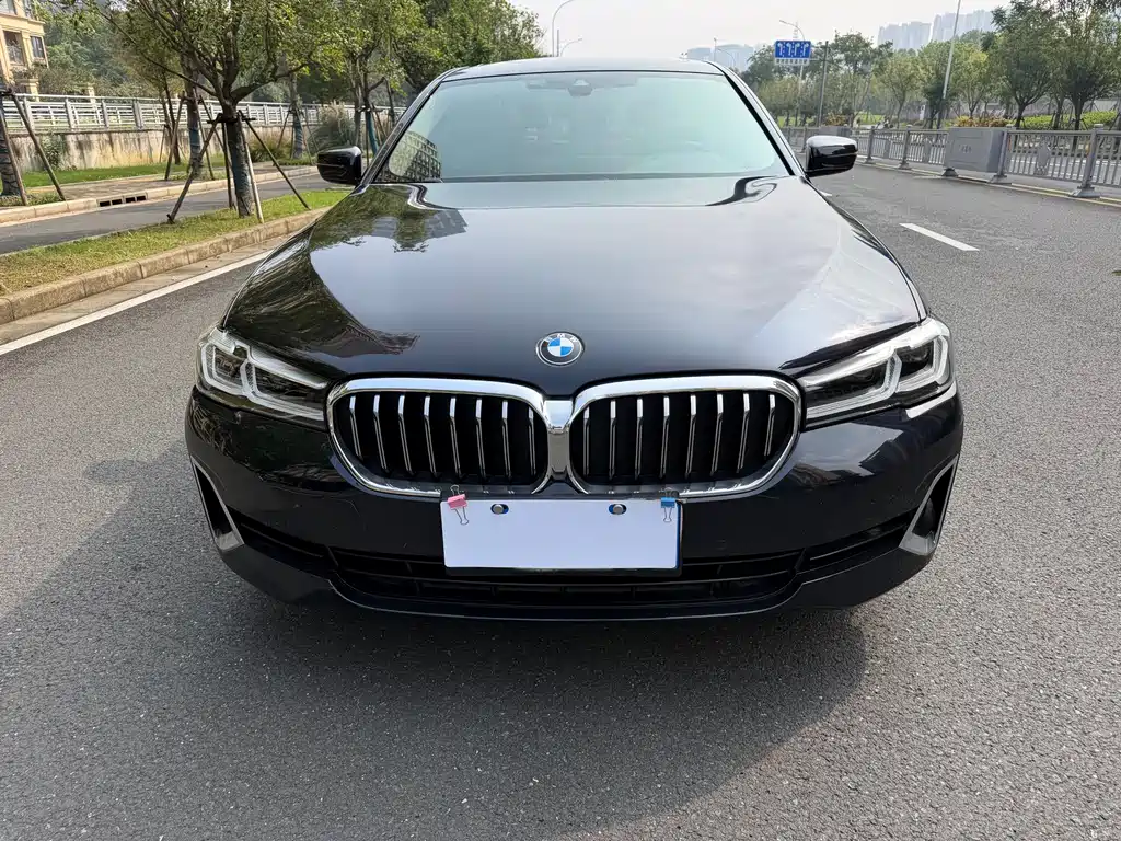 BMW 5 Series — фото 2