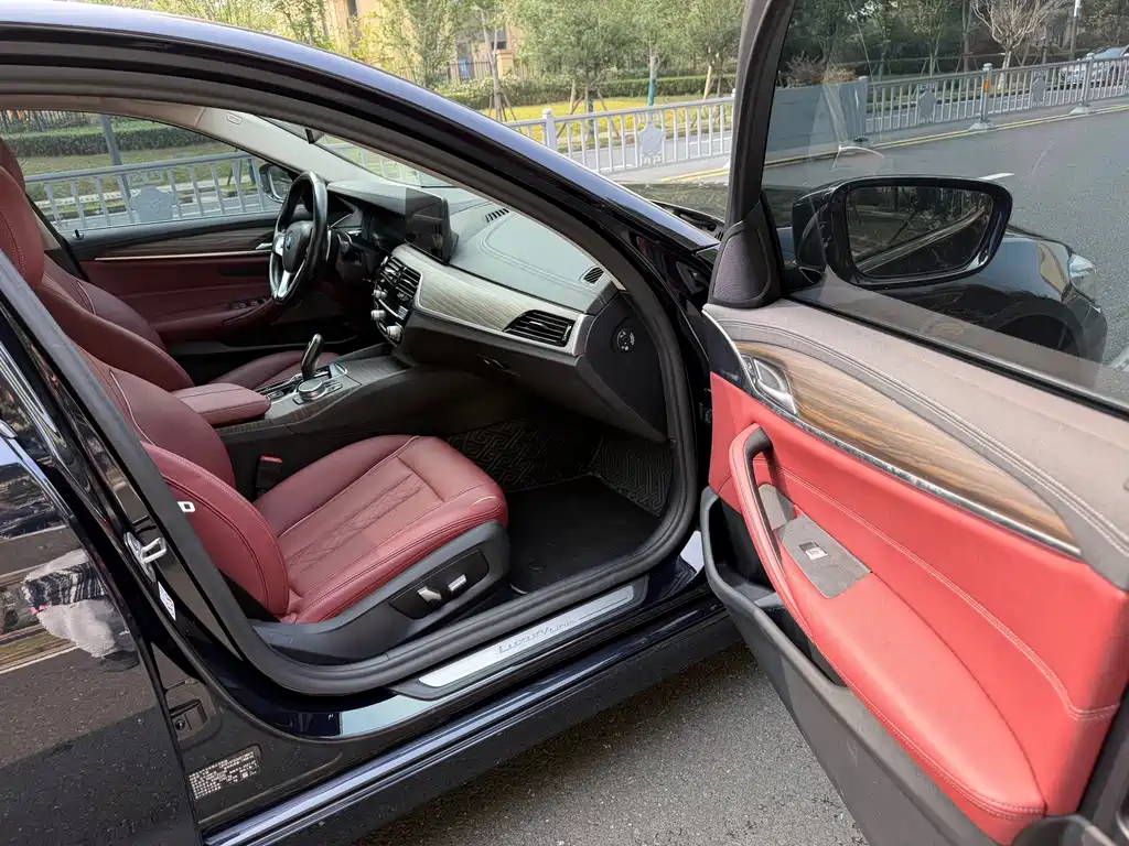 BMW 5 Series — фото 11