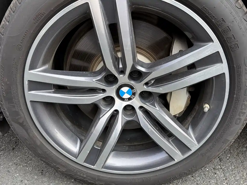 BMW 5 Series — фото 15