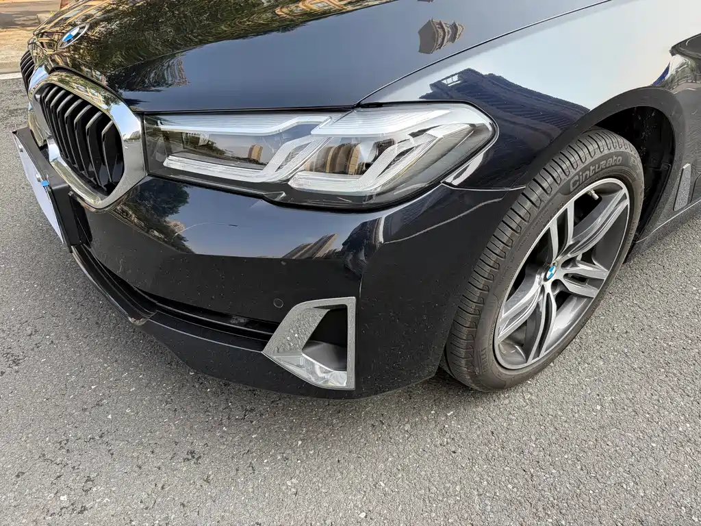 BMW 5 Series — фото 16