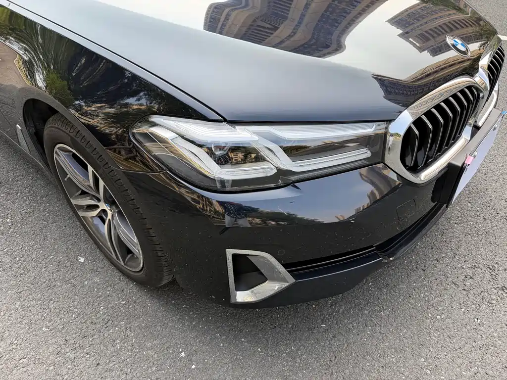 BMW 5 Series — фото 17