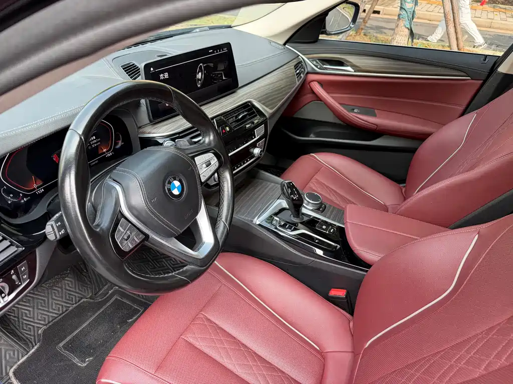 BMW 5 Series — фото 18