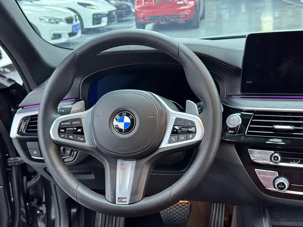 BMW 5 Series — фото 10