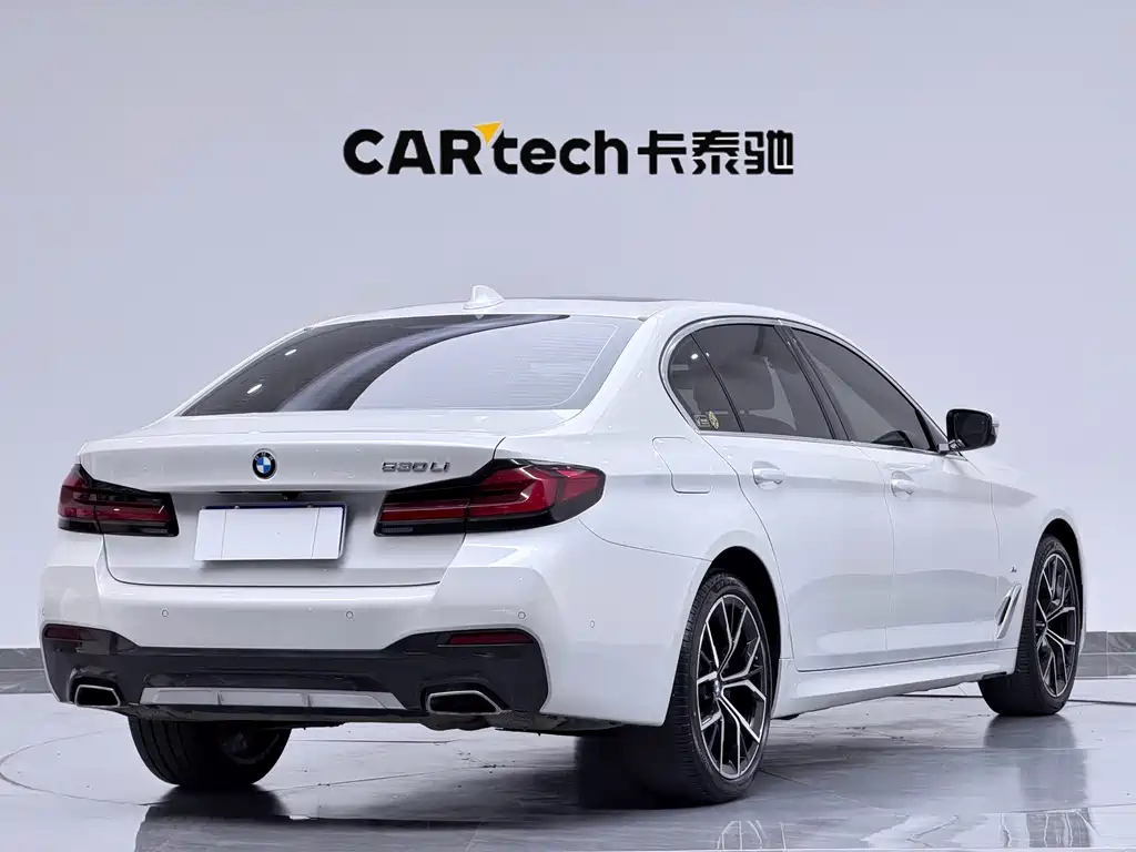 BMW 5 Series — фото 10