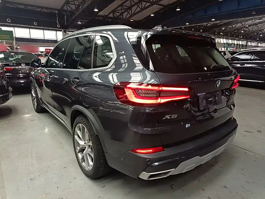 BMW X5 (Import) — фото 4