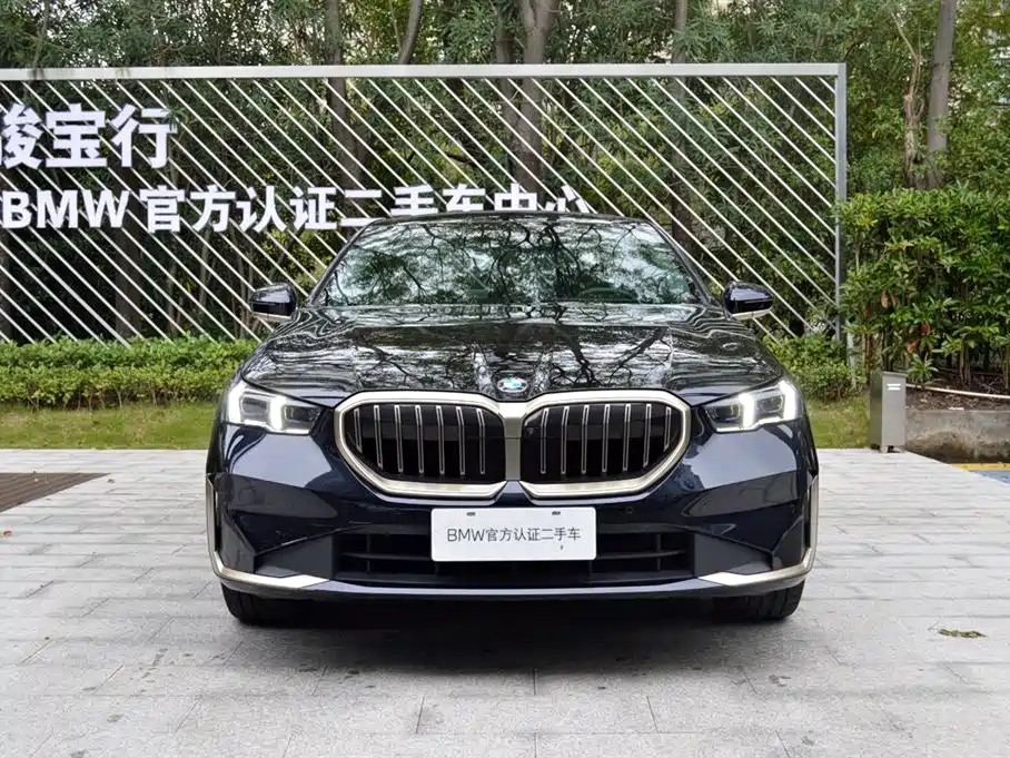 BMW 5 Series — фото 4