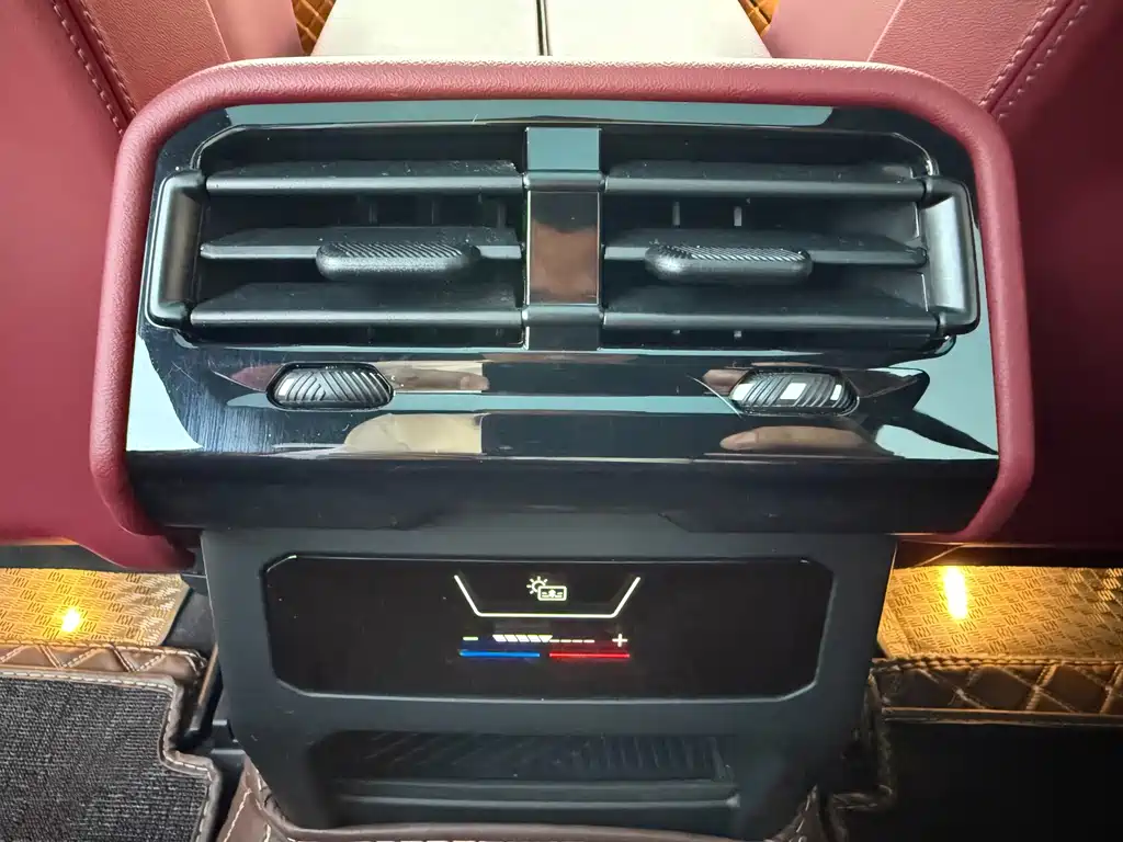 BMW 5 Series — фото 15
