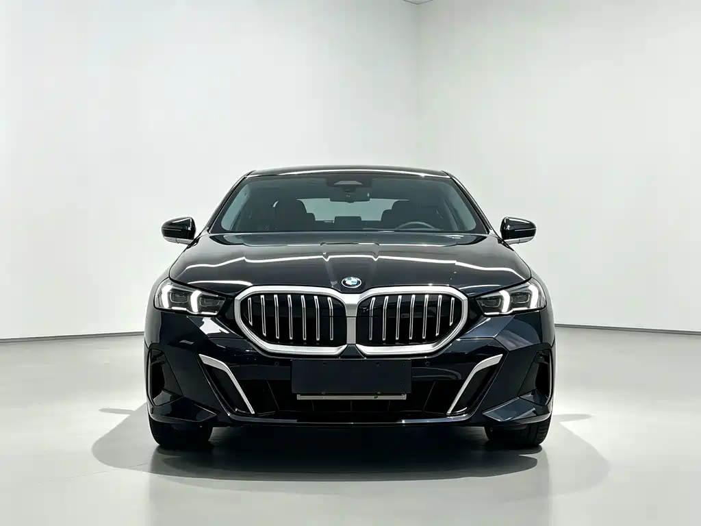 BMW 5 Series — фото 2