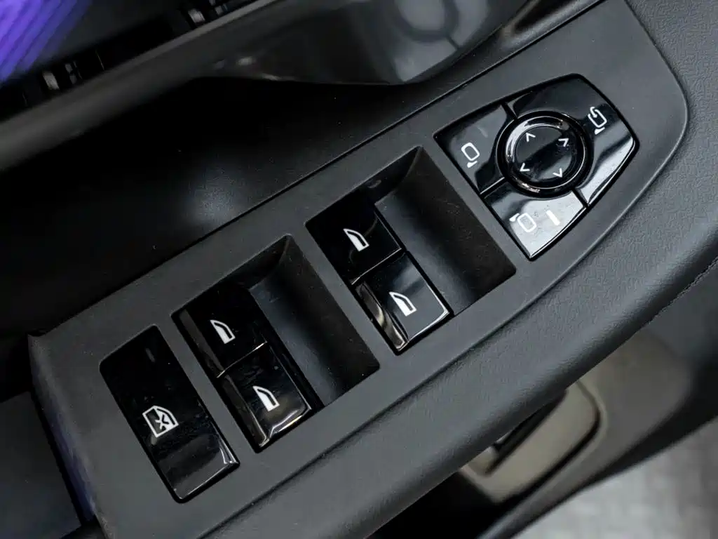 BMW 5 Series — фото 23