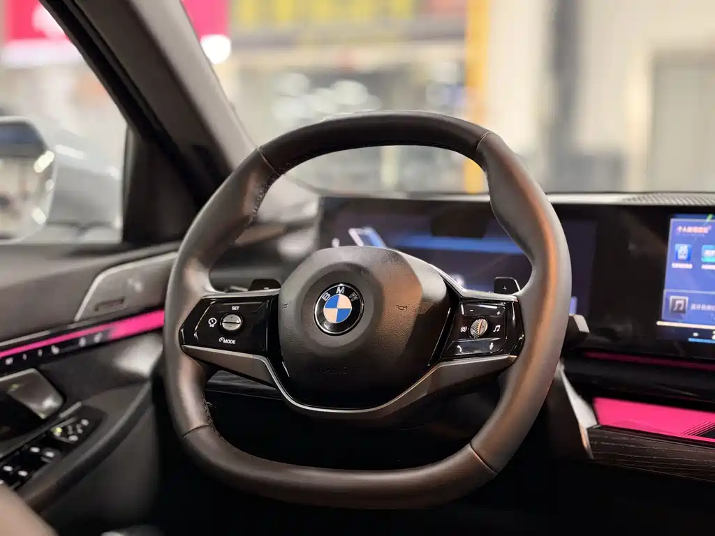 BMW 5 Series — фото 10