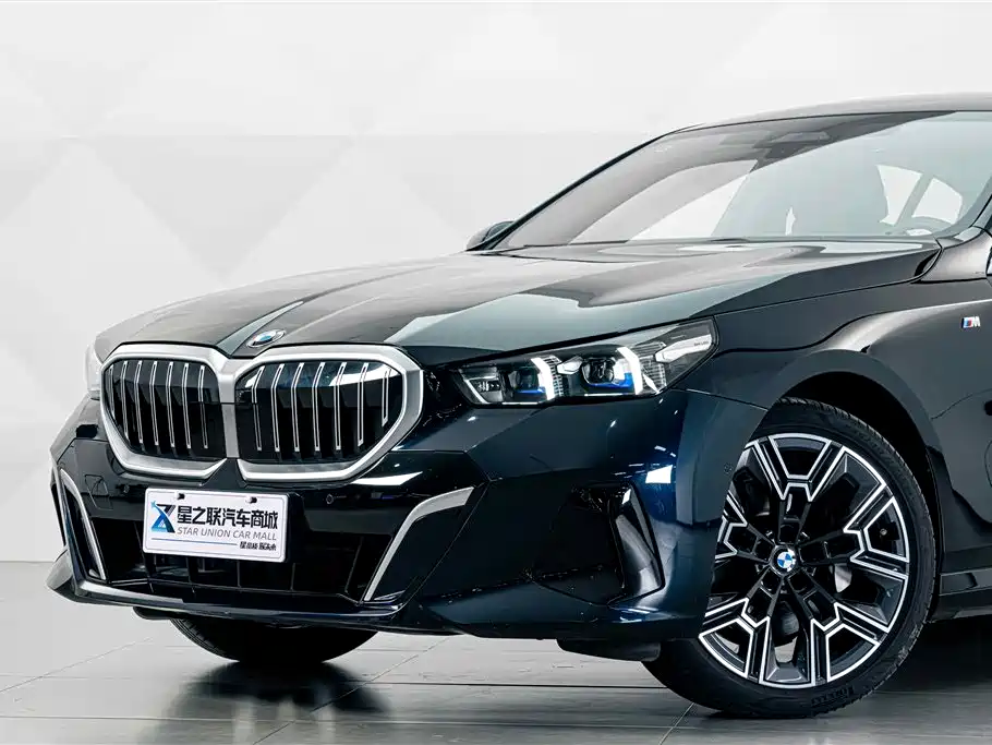 BMW 5 Series — фото 3