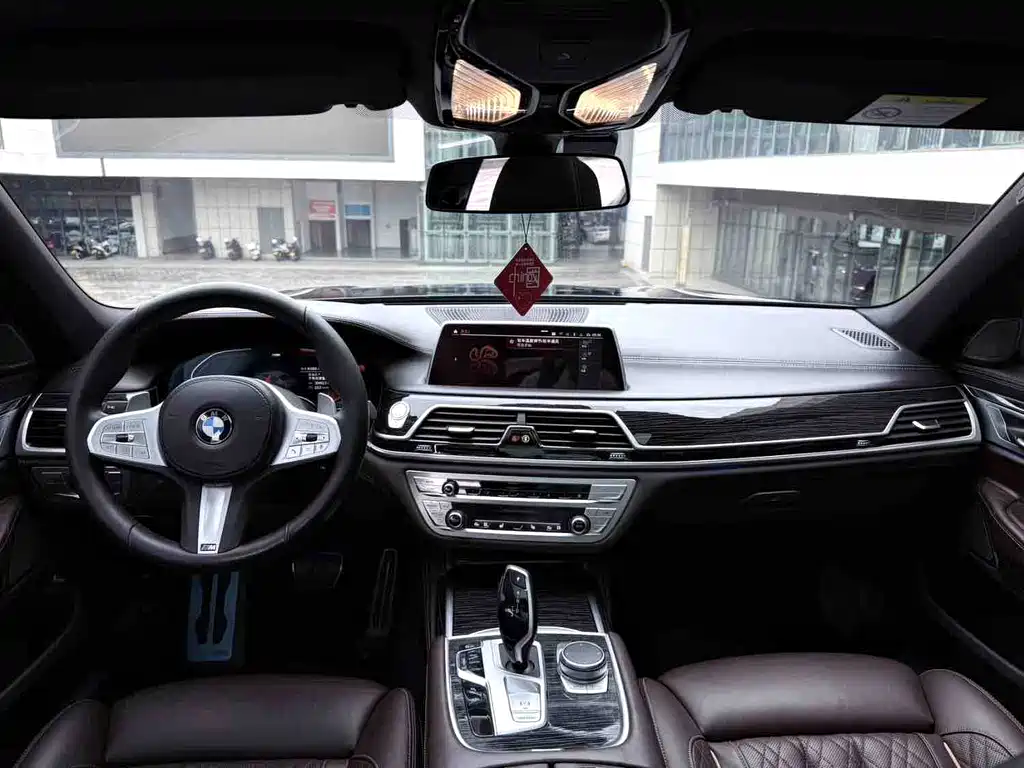 BMW 7 Series — фото 5