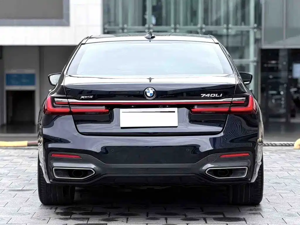 BMW 7 Series — фото 8