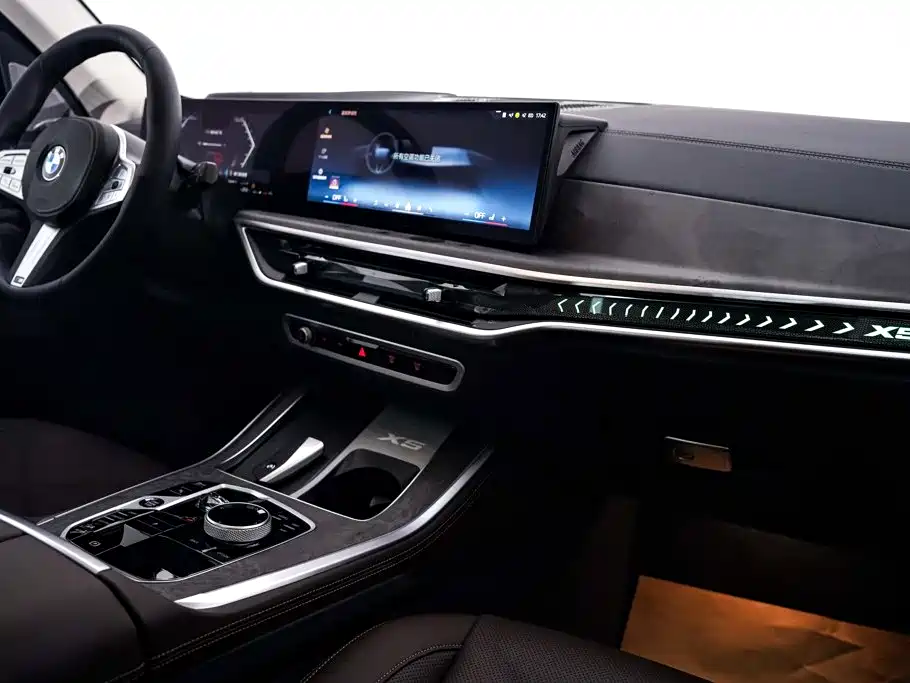 BMW X5 — фото 24