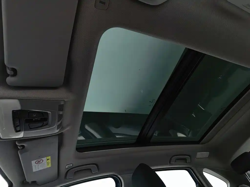 BMW 2 Series Active Tourer — фото 14