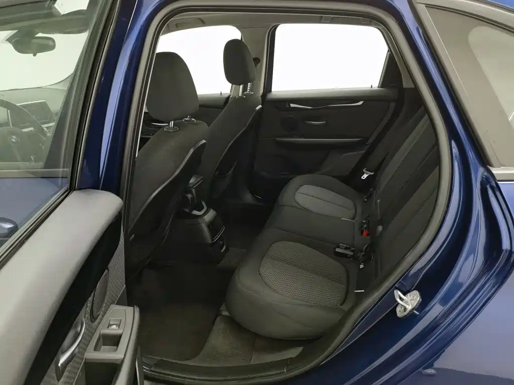 BMW 2 Series Active Tourer — фото 15