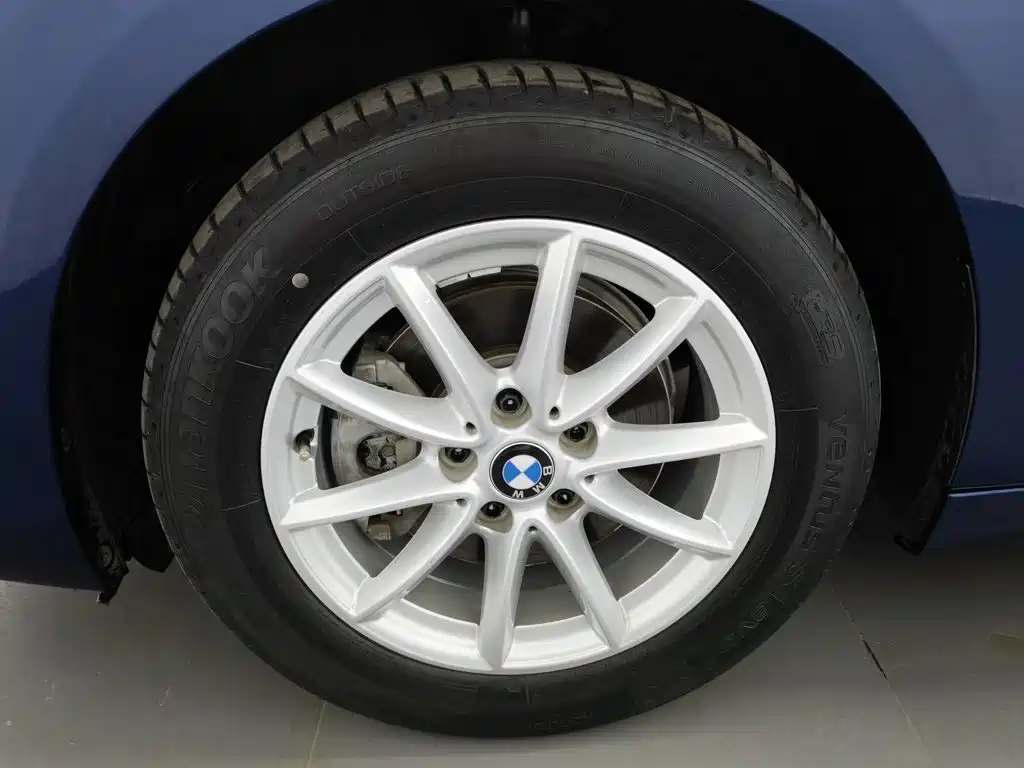 BMW 2 Series Active Tourer — фото 17