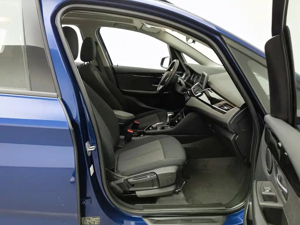 BMW 2 Series Active Tourer — фото 23