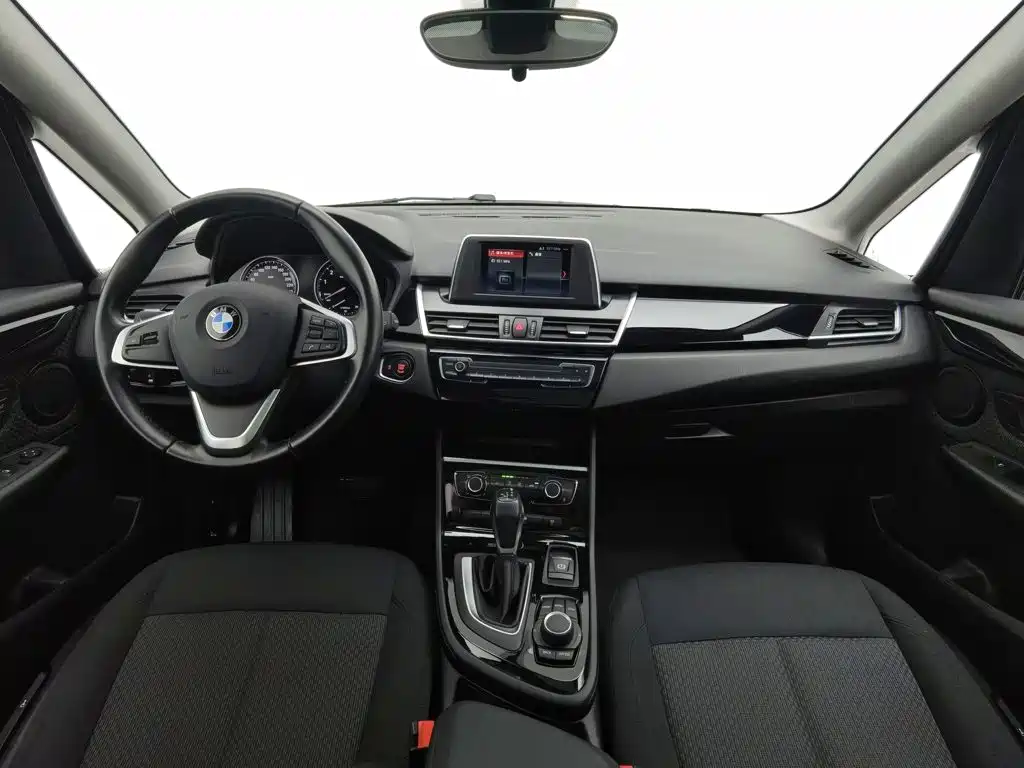 BMW 2 Series Active Tourer — фото 5