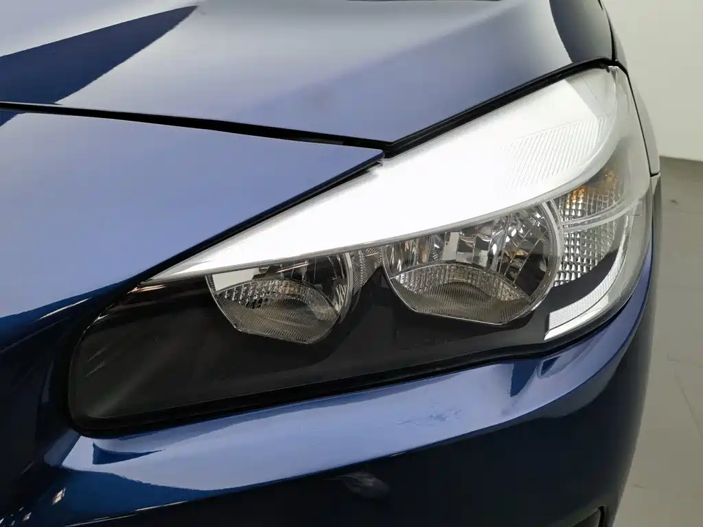 BMW 2 Series Active Tourer — фото 7
