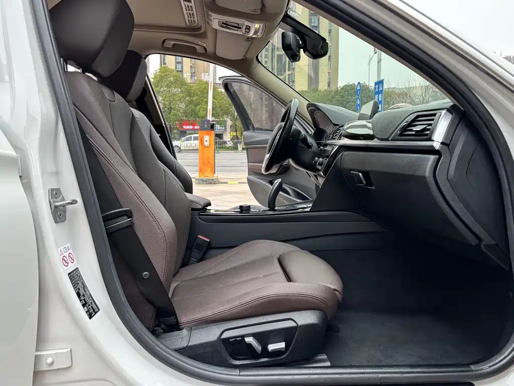 BMW 3 Series — фото 14