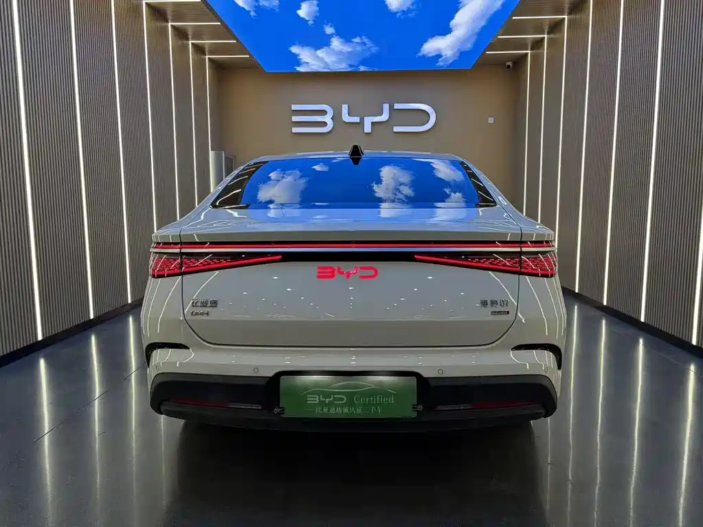 BYD Seal 07 DM-i — фото 16